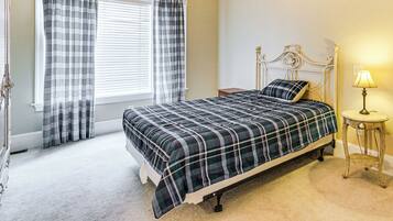 House (6 Bedrooms) | Interior