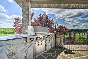 House (6 Bedrooms) | Interior - 8 Mi to Dtwn: Expansive Estate in Gettysburg! (Gettysburg)