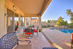 รับประทานอาหารกลางแจ้ง