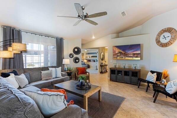 House (3 Bedrooms) | Interior - Centrally Located Lake Havasu Home w/ Huge Patio! (Lake Havasu City)