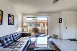 Apartment (1 Bedroom) | Interior - Walk to Dtwn Palm Springs: Condo w/ Pool Access (Palm Springs)