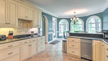 Villa (4 Bedrooms) | Interior