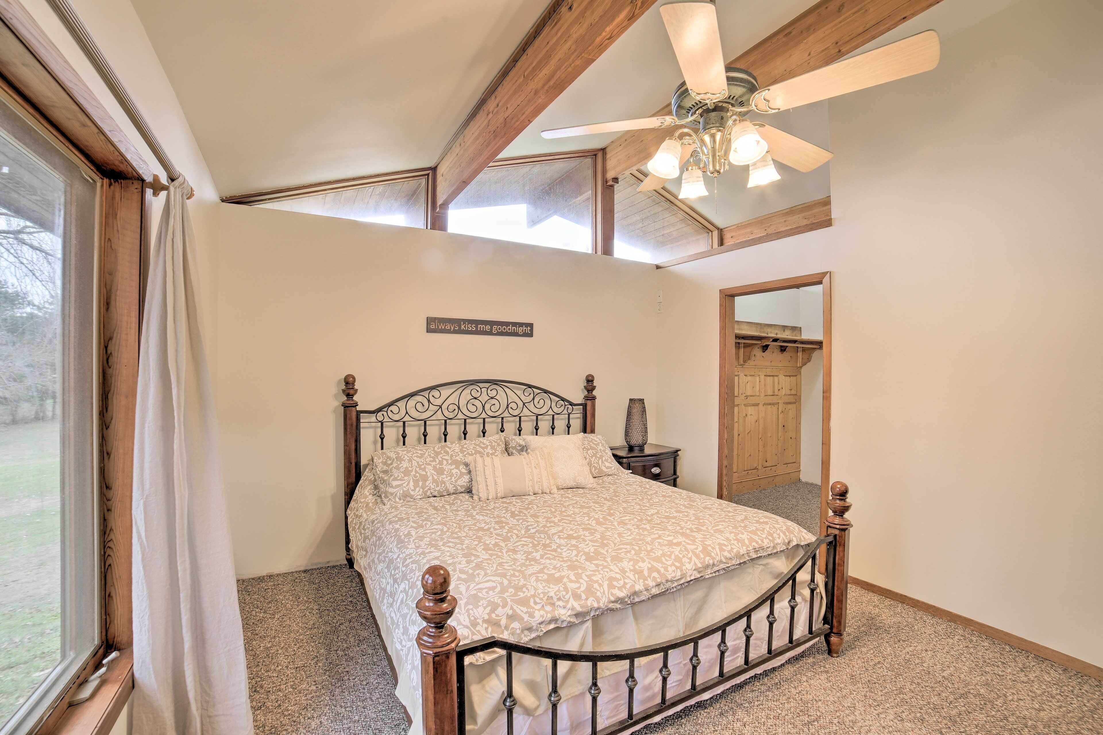 House (3 Bedrooms) | Interior