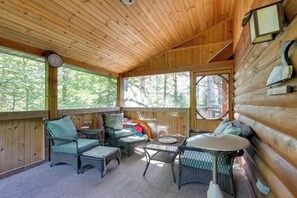House (4 Bedrooms) | Interior - Lakefront Hazelhurst Cabin: Dock & Pool Table (Hazelhurst)