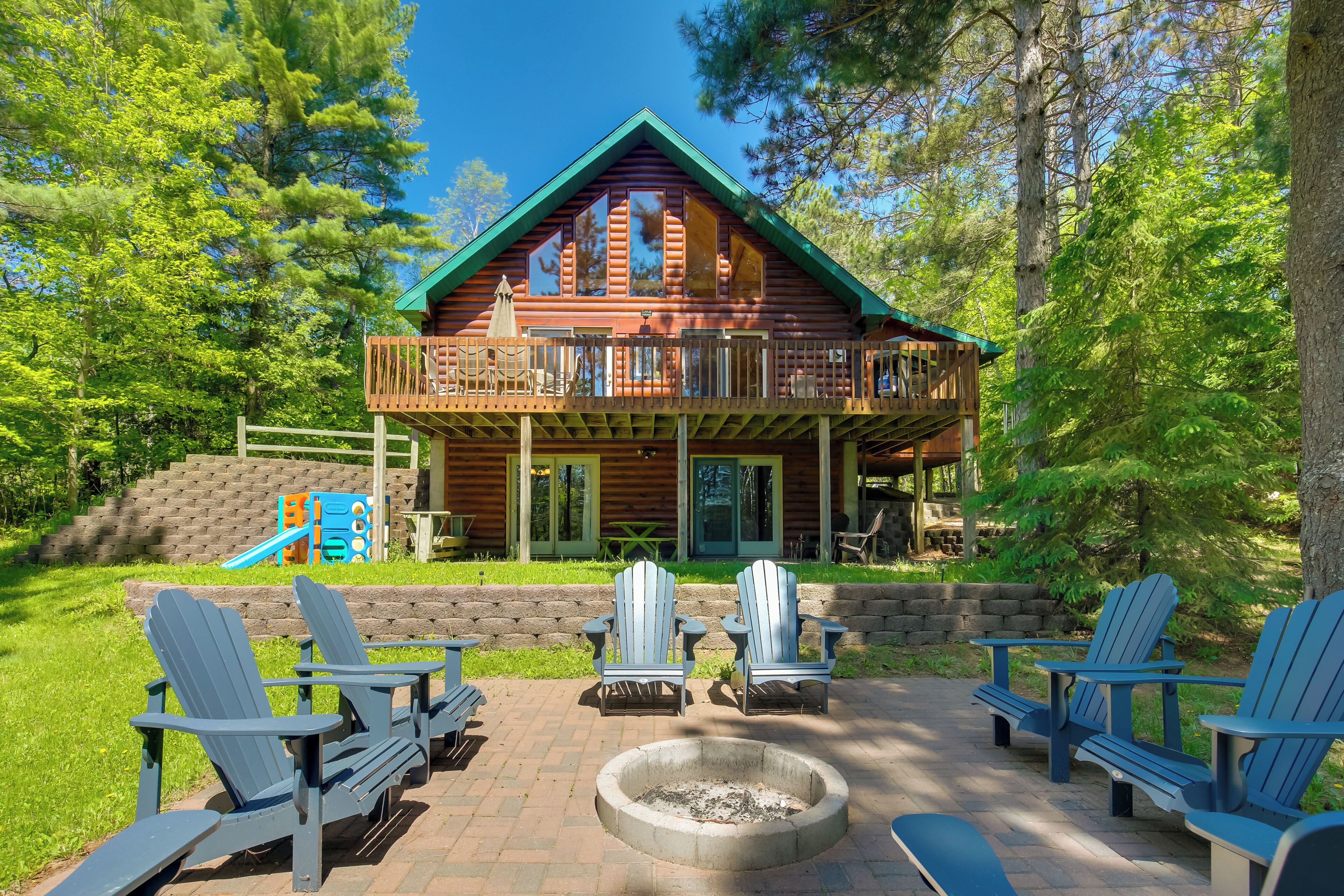 House (4 Bedrooms) | Terrace/patio