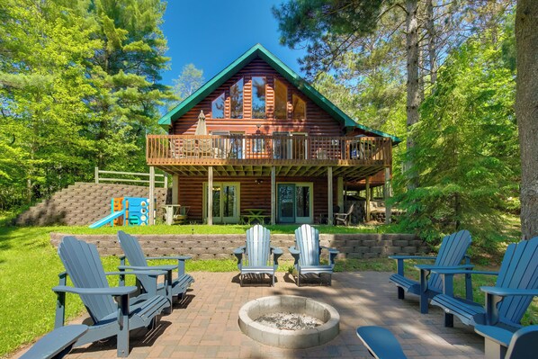 House (4 Bedrooms) | Terrace/patio