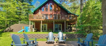 Lakefront Hazelhurst Cabin: Dock & Pool Table