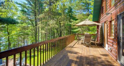 Lakefront Hazelhurst Cabin: Dock & Pool Table