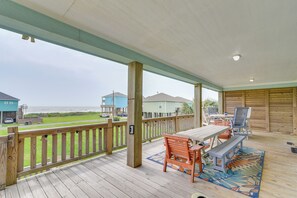 House (3 Bedrooms) | Interior - Walk to Sand! Home w/ Wide-open Ocean Views + Bar (Port Bolivar)