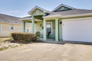 Interior - Panama City Vacation Rental w/ 2 Community Pools! (Panama City Beach)