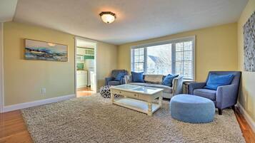 House (6 Bedrooms) | Interior