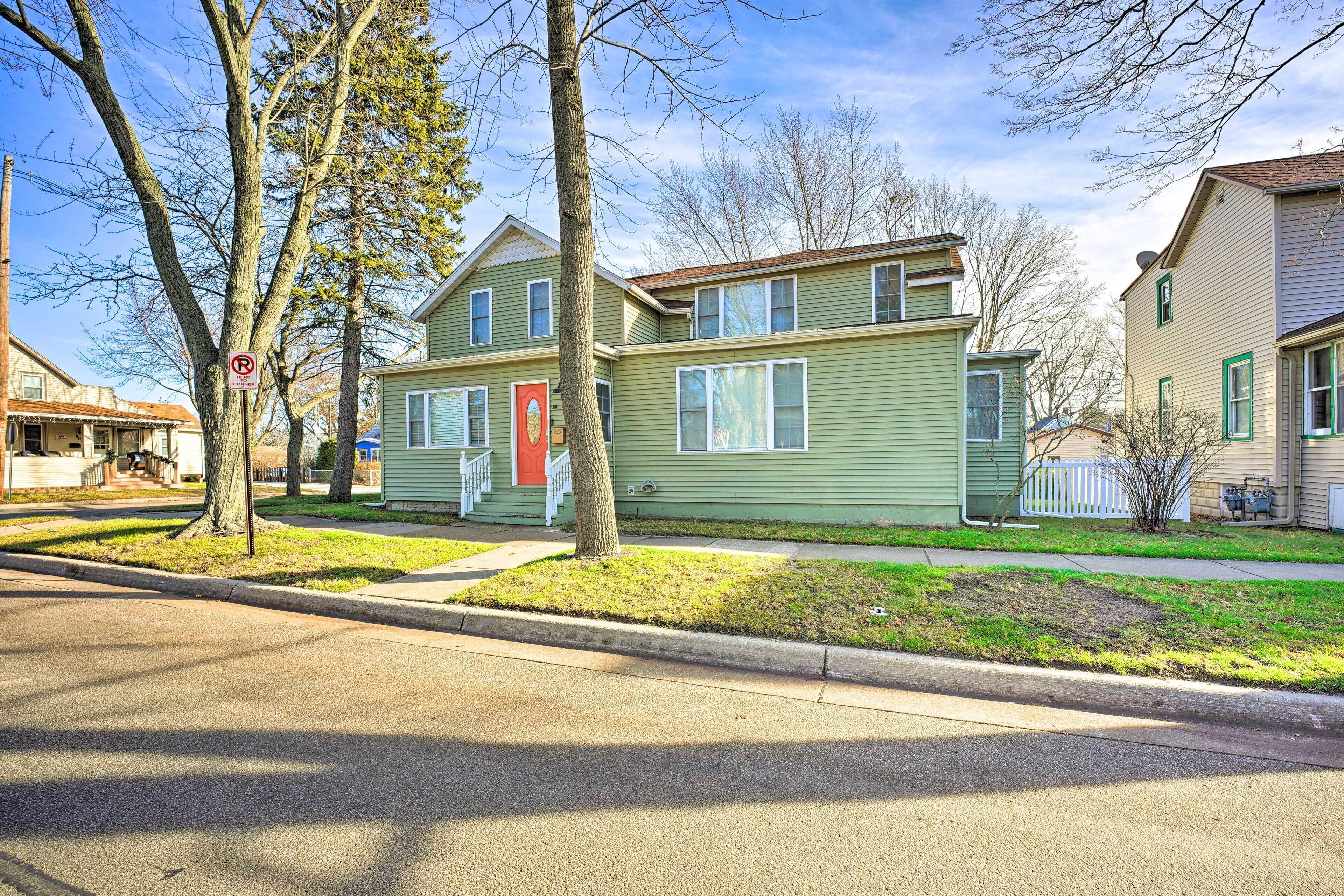 House (6 Bedrooms) | Interior