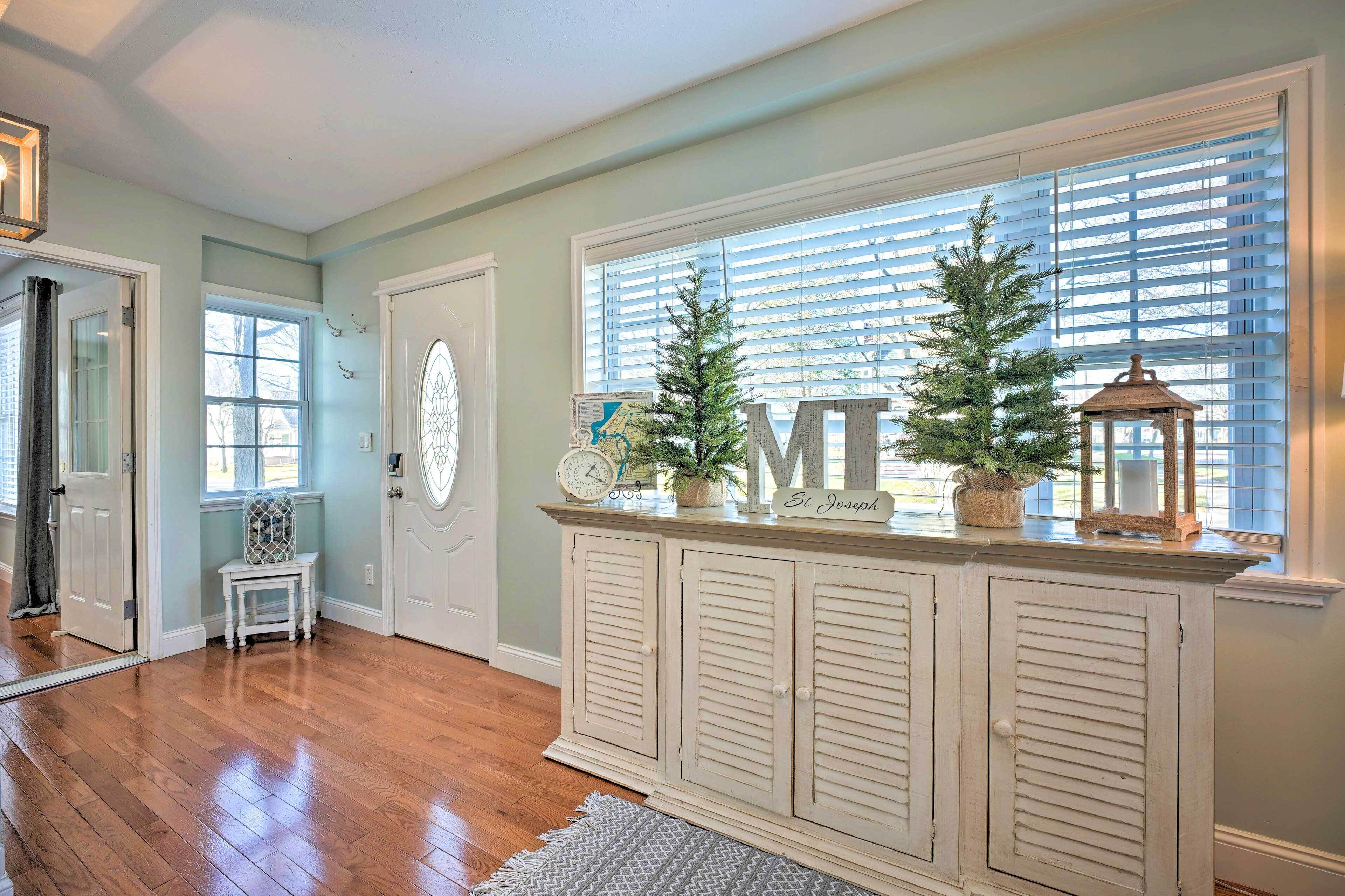 House (6 Bedrooms) | Interior