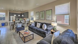 Rumah (3 Bedrooms) | Bagian depan properti