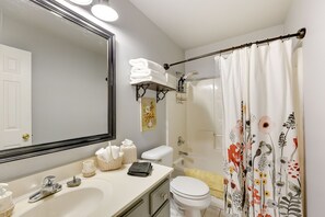 Bathroom - Peaceful Rogers Home Near Beaver Lake! (Rogers)