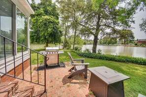 House (4 Bedrooms) | Interior - 15 Mi to Gloucester: Waterfront Mathews Home! (Mathews)