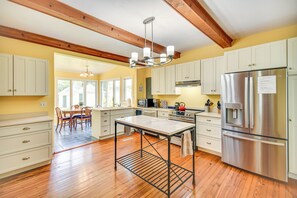 House (4 Bedrooms) | Interior - 15 Mi to Gloucester: Waterfront Mathews Home! (Mathews)