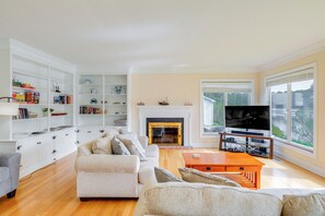 House (4 Bedrooms) | Interior - 15 Mi to Gloucester: Waterfront Mathews Home! (Mathews)