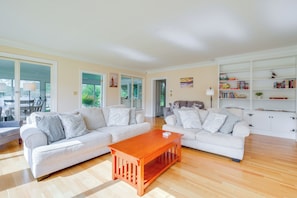 Interior - 15 Mi to Gloucester: Waterfront Mathews Home! (Mathews)