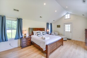 House (4 Bedrooms) | Interior - 15 Mi to Gloucester: Waterfront Mathews Home! (Mathews)