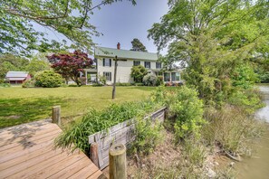 House (4 Bedrooms) | Interior - 15 Mi to Gloucester: Waterfront Mathews Home! (Mathews)