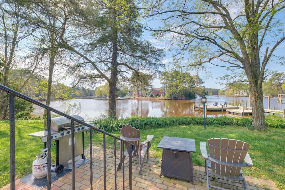 15 Mi to Gloucester: Waterfront Mathews Home! - Onemo, VA