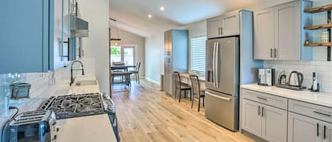 House (4 Bedrooms) | Interior