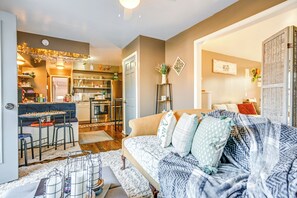Interior - Central Michigan Vacation Rental Near Frankenmuth! (Clio)