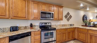 Step-free Bullhead City Condo w/ Balcony!