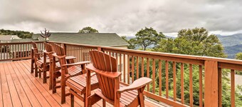 Scenic Views! Ski-in/ski-out Condo in Beech Mtn