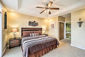 Apartment (2 Bedrooms) | Interior - Scenic Views! Ski-in/ski-out Condo in Beech Mtn (Banner Elk)