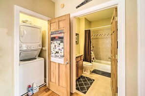 Apartment (2 Bedrooms) | Bahagian dalam