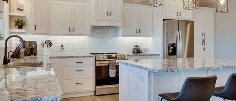 House (4 Bedrooms) | Interior