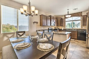 House (3 Bedrooms) | Interior