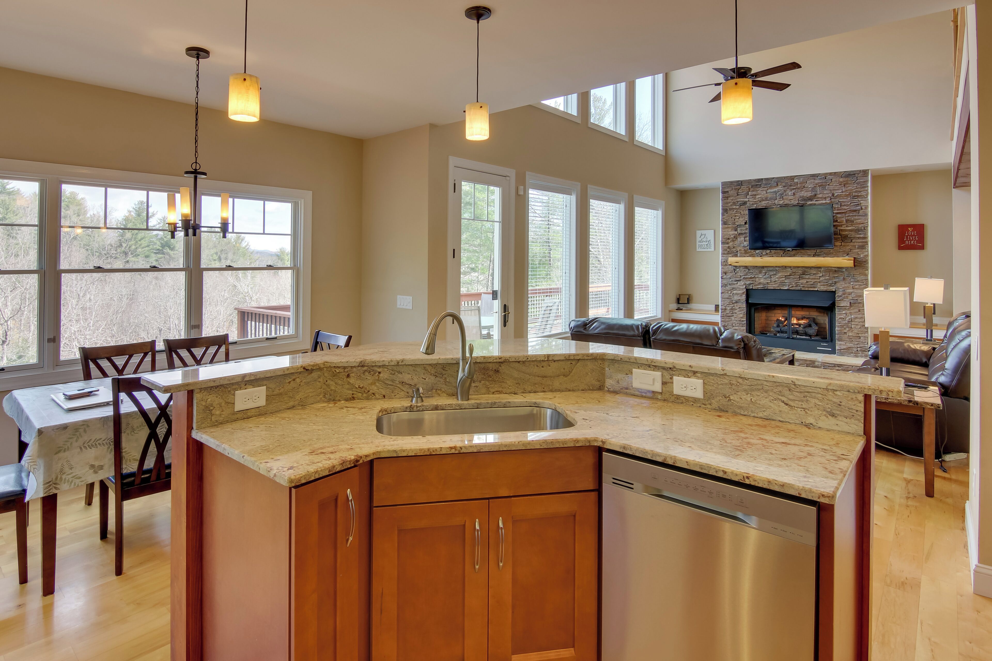 House (4 Bedrooms) | Interior