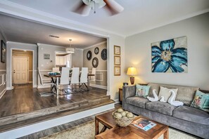 Interior - Walk to Ocean & Family Fun: Myrtle Beach Townhome! (Myrtle Beach)