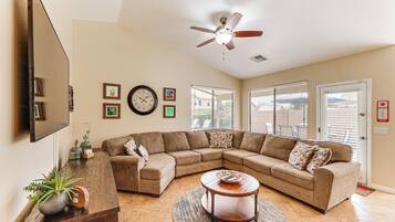 House (3 Bedrooms) | Interior