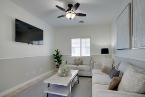 Interior - Bright Goodyear Home: Community Pool, Hot Tub (Goodyear)