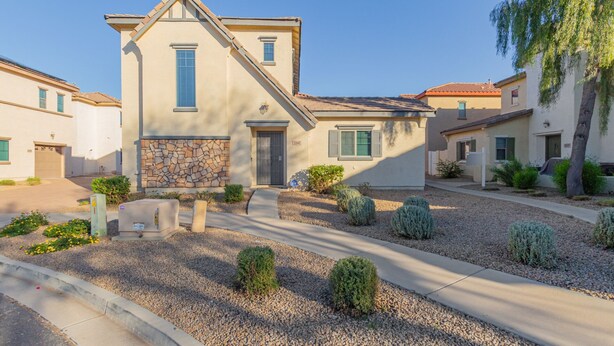 Exterior - Bright Goodyear Home: Community Pool, Hot Tub (Goodyear)