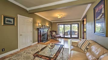 House (5 Bedrooms) | Interior