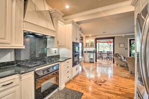 House (5 Bedrooms) | Interior - Dock, Hot Tub & Kayaks: Luxe Hot Springs Lakehouse (Hot Springs)