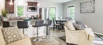 Petite Weaverville Escape - 3 Mi to Main Street!