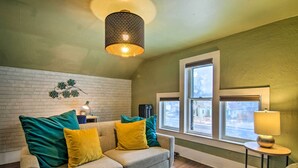 TV - Vintage Colorado Springs Vacation Rental! (Colorado Springs)