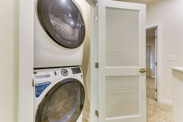 Apartment (3 Bedrooms) | Interior - Updated Charlotte Vacation Rental 4 Mi to Downtown (Charlotte)