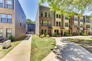 Apartment (3 Bedrooms) | Interior - Updated Charlotte Vacation Rental 4 Mi to Downtown (Charlotte)