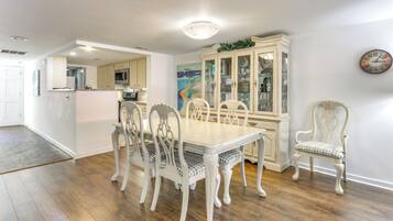 Villa (2 Bedrooms) | Interior