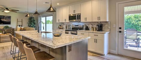 House (3 Bedrooms) | Interior