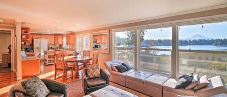 House (4 Bedrooms) | Front of property