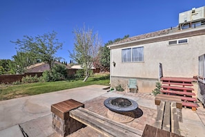Terrace/patio - Home w/ Game Room & Fire Pit: 30 Min to Zion! (La Verkin)