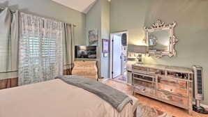 Apartment (1 Bedroom) | Interior - Vibrant Solana Beach Condo, 1 Mi to Beaches! (Solana Beach)